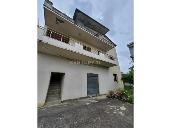 Durres, shitet shtepi 3+1+Aneks+Ballkon Kati 3, 491 m² 180.000 € (Nishtulla)