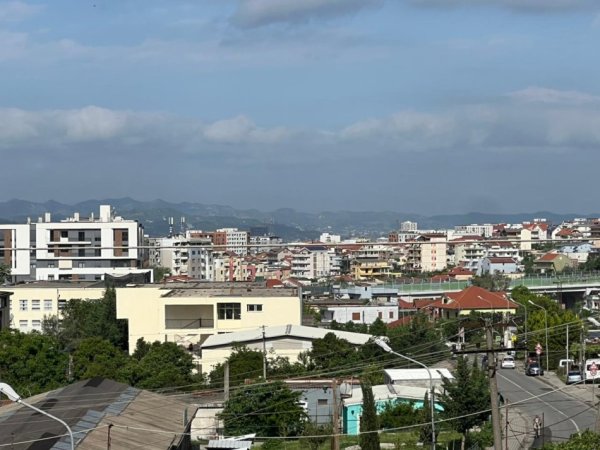 Apartament per qira, 3+1 totalisht i mobiluar ne Shkoze (400 Euro/muaj) !