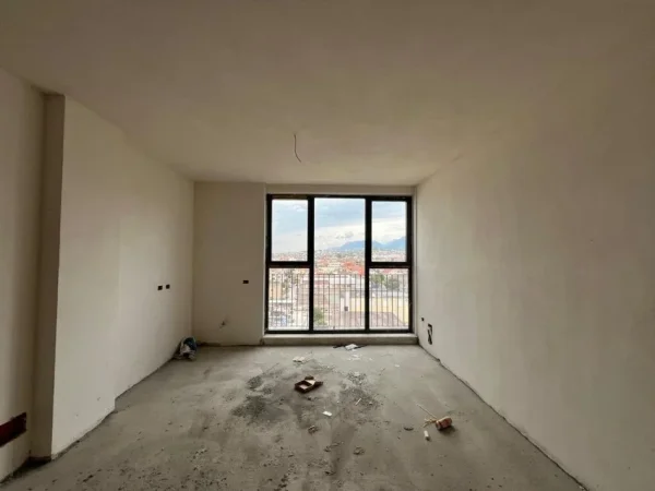Tirane, Shitet OKAZION 1+1+Ballkon Kati 6, 78 m² 110.000 € (Siri Kodra)