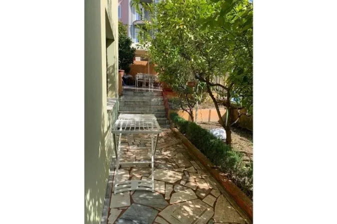 Tirane, jepet me qera apartament 1+1 Kati 1, 60 m² 300 € (Qytet Studenti)