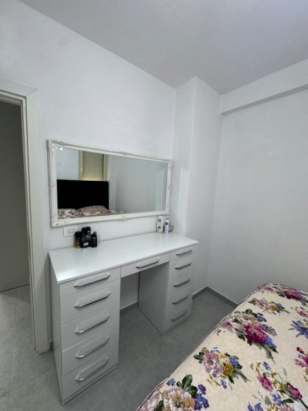 Tirane, jepet me qera apartament 2+1 Kati 5, 90 m² 500 € (shkoze)