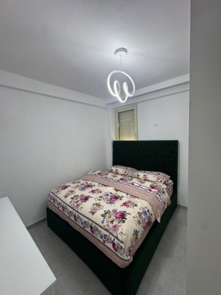 Tirane, jepet me qera apartament 2+1 Kati 5, 90 m² 500 € (shkoze)