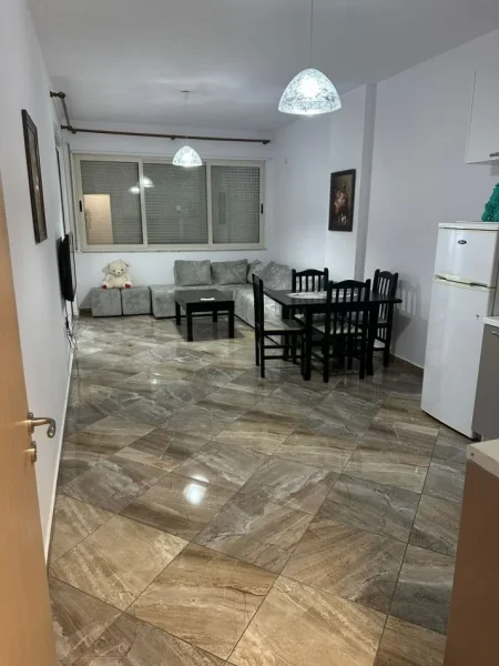 Tirane, jepet me qera apartament 1+1+Ballkon Kati 5, 70 m² 400 € (Te Wel ASTIR)