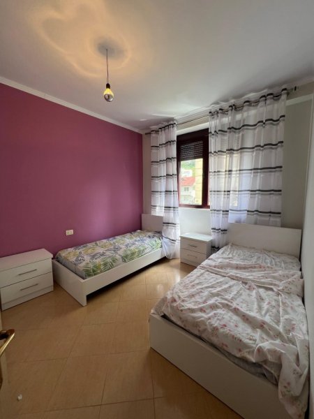 Shqiperi, jepet me qera apartament 2+1+Ballkon Kati 2, 85 m² 400 € (Rruga e Thesarit, Fresk)