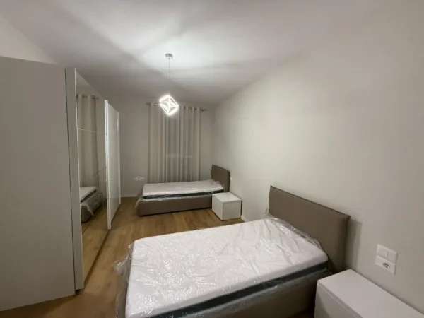 Tirane, jepet me qera apartament 2+1 Kati 3, 80 m² 700 € (don bosko)