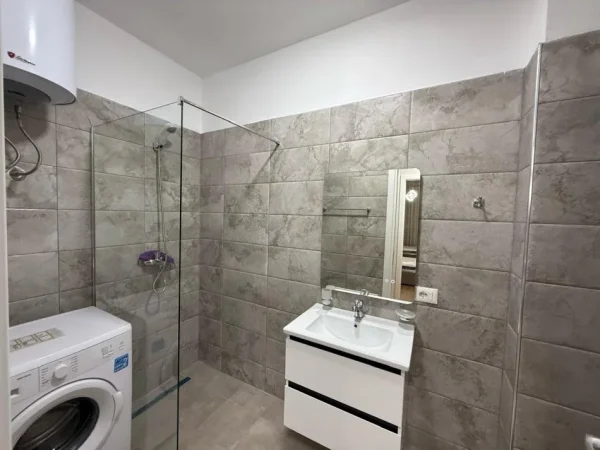 Tirane, jepet me qera apartament 2+1 Kati 3, 80 m² 700 € (don bosko)