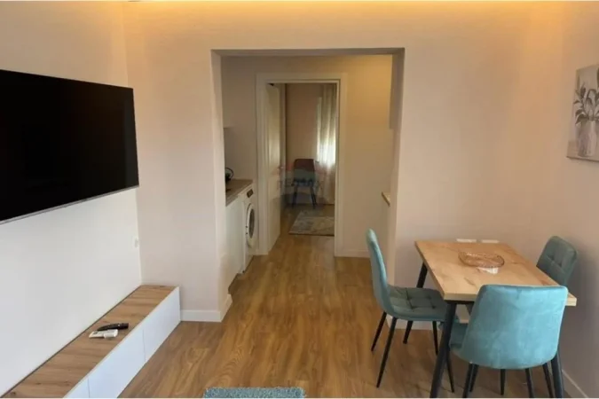 Tirane, jepet me qera apartament 1+1+Ballkon Kati 5, 60 m² 600 € (Mine Peza)