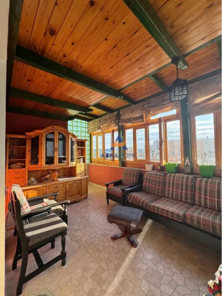 SHITET APARTAMENT 102.6M2 ME VERANDE +BALLKON NE RRUGEN "THOMA FILIPEU" 150.000 EURO.