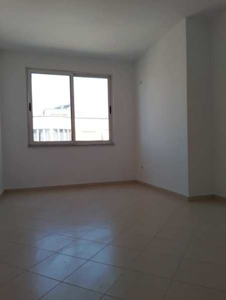 Tirane, shitet apartament 2+1+Aneks+Ballkon Kati 8, 112 m² 110.000 € (astir)