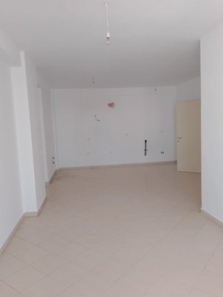 Tirane, shitet apartament 2+1+Aneks+Ballkon Kati 8, 112 m² 110.000 € (astir)