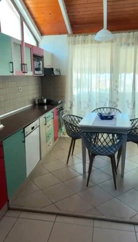 Tirane, jepet me qera apartament 1+1+Ballkon Kati 8, 70 m² 511 € (Rruga Fortuzi)