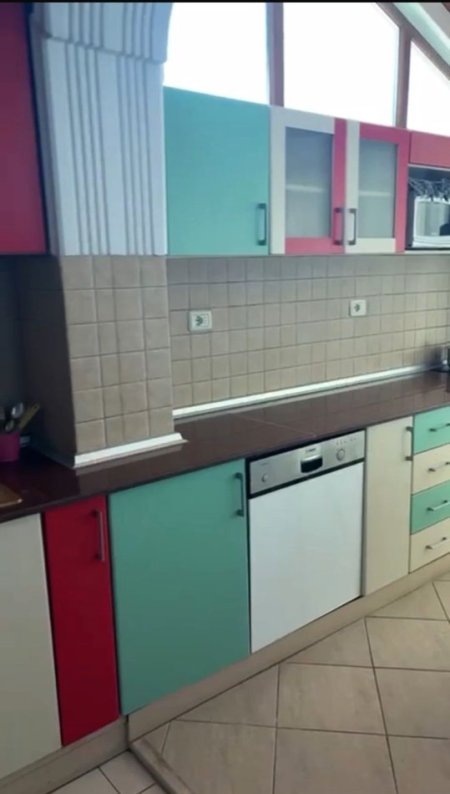 Tirane, jepet me qera apartament 1+1+Ballkon Kati 8, 70 m² 511 € (Rruga Fortuzi)