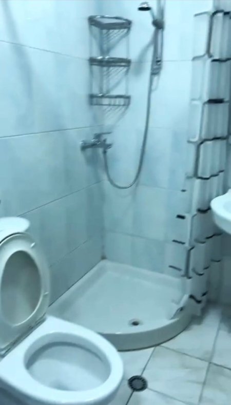 Tirane, jepet me qera apartament 1+1+Ballkon Kati 8, 70 m² 511 € (Rruga Fortuzi)