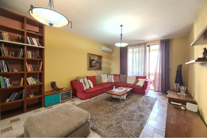 Tirane, jepet me qera apartament 3+1+Aneks+Ballkon Kati 5, 200 m² 650 € (21 dhjetori)
