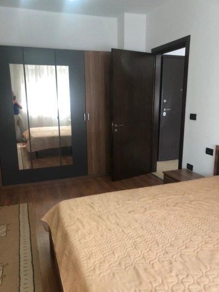 Tirane, jepet me qera apartament 1+1+Ballkon Kati 4, 70 m² 420 € (Rruga Xhanfize Keko)