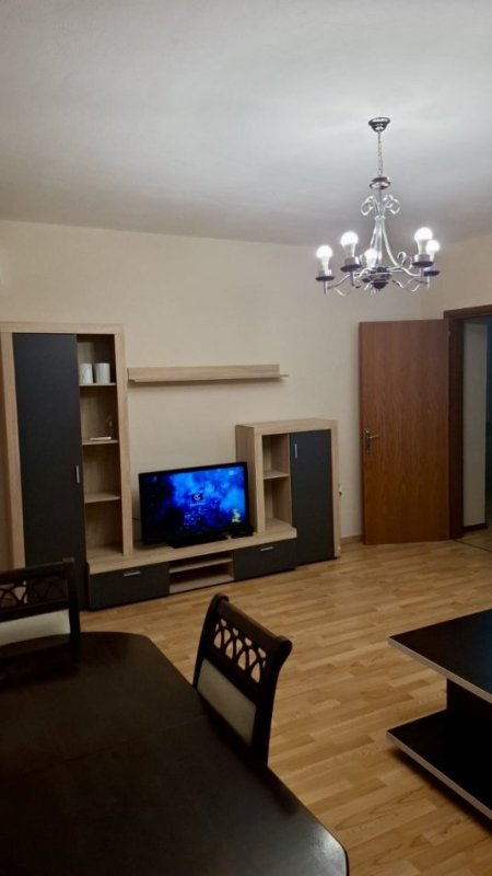 Tirane, jepet me qera apartament 2+1 Kati 3, 94 m² 550 € ( Jepet me Qera Super Apartamenti 2+1+2 ne Zonen e Bllokut.)