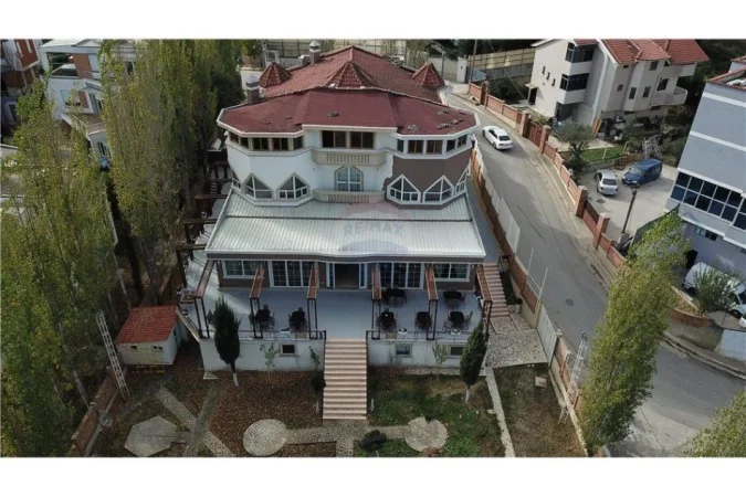 Tirane, shitet ambjent biznesi , 2.940 m² 1.800.000 € (Xhafer Shaba)