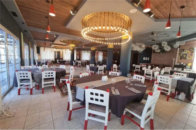 Tirane, shitet ambjent biznesi , 2.940 m² 1.800.000 € (Xhafer Shaba)