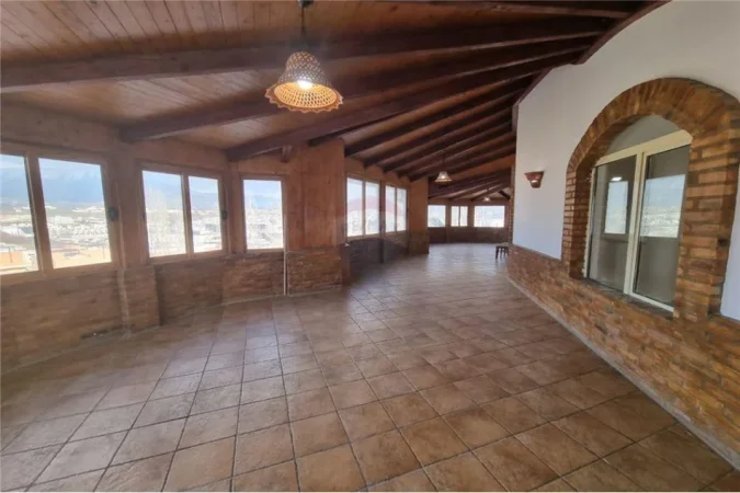 Tirane, shitet ambjent biznesi , 2.940 m² 1.800.000 € (Xhafer Shaba)