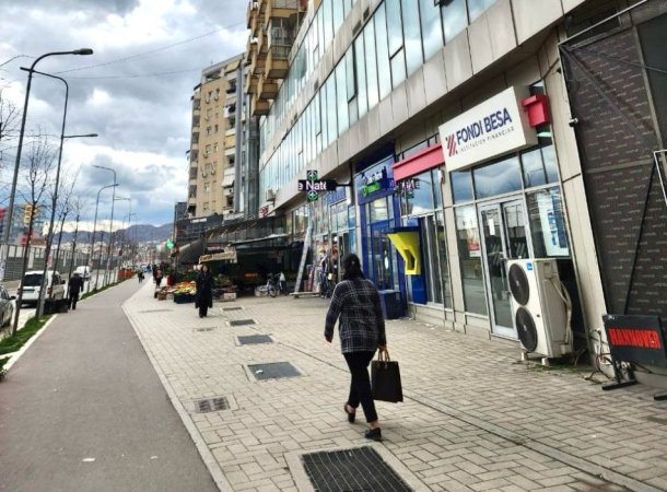 Shitet: AMBIENT BIZNESI (450m²)📍 ASTIR - bar OSLO - Buze Rruge me Fasad Xhami (( 650.000€ PERFSHIRE 10 POSTE PARKIMI 🤯 ))