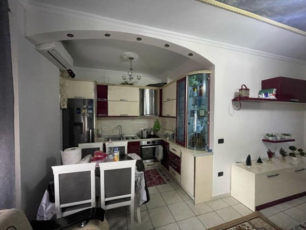 Tirane, jepet me qera apartament 2+1+Aneks+Ballkon Kati 6, 90 m² 450 € (Bohem Lounge Astir)