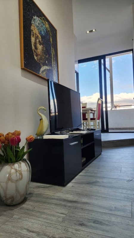 Tirane, jepet me qera apartament 2+1+Ballkon , 95 m² 800 € (Rr.Kavajes)