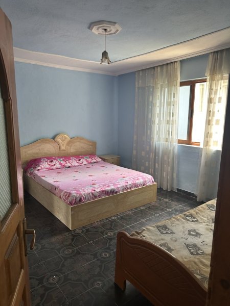 Tirane, jepet me qera shtepi 2+1+Ballkon Kati 0, 350 m² 350 € (ruga 5 maji)