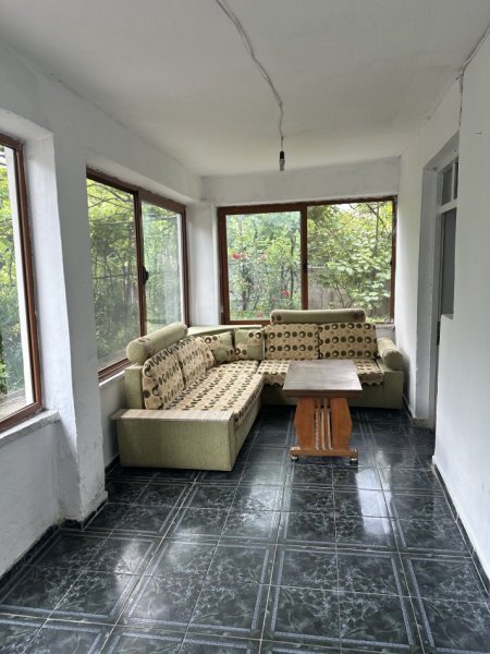 Tirane, jepet me qera shtepi 2+1+Ballkon Kati 0, 350 m² 350 € (ruga 5 maji)