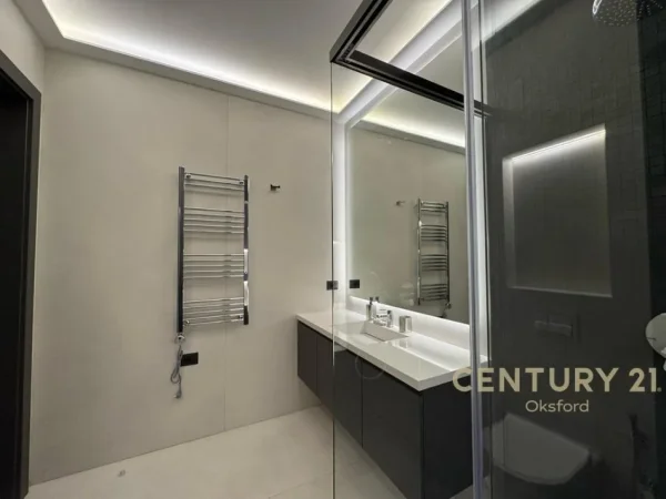 Tirane, jepet me qera apartament 1+1 Kati 5, 78 m² 900 € (Kompleksi Delijorgji)