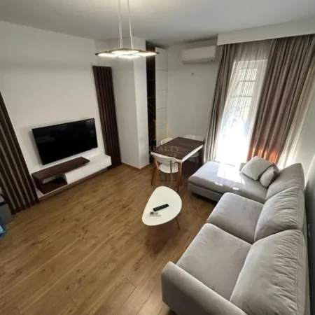 Tirane, shitet apartament 1+1+Ballkon , 60 m² 115.000 € (Fusha e Aviacionit)