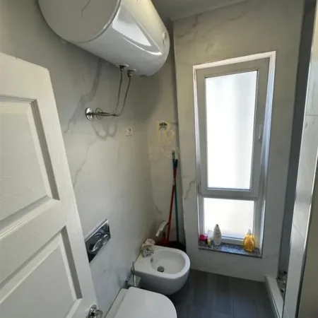 Tirane, shitet apartament 1+1+Ballkon , 60 m² 115.000 € (Fusha e Aviacionit)