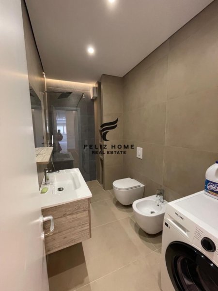 Tirane, jepet me qera apartament 3+1+Ballkon Kati 2, 131 m² 1.100 € (LIQENI I THATE)