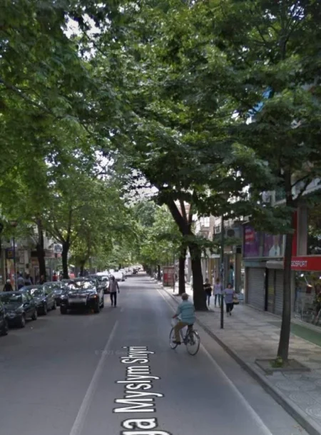 Tirane, shitet dyqan Kati 0, 104 m² 575.000 € (Myslym Shyri)