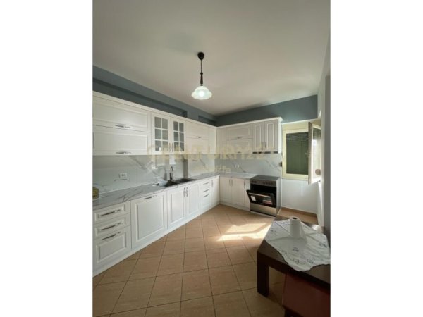 Tirane, shitet apartament Kati 2, 109 m² 
