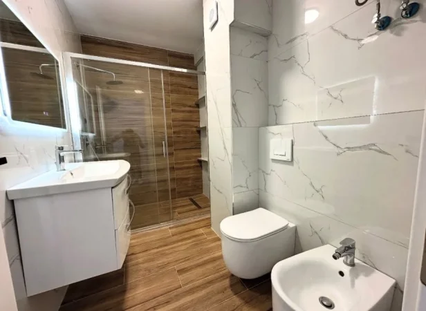 Tirane, shitet apartament 2+1 Kati 7, 85 m² 130.000 € (astir)