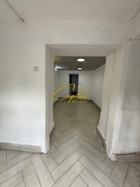 Tirane, jepet me qera dyqan Kati 0, 17 m² 500 € (ISH STACIONI TRENIT)