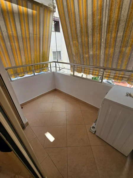 Tirane, shitet 2+1+Ballkon Kati 3, 91 m² 120.000 € (restorant fresku)
