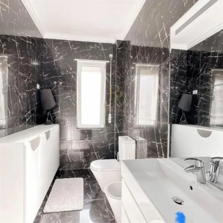 Tirane, shes apartament 3+1+Ballkon , 123 m² 250.000 € (KOPSHTI BOTANIK)