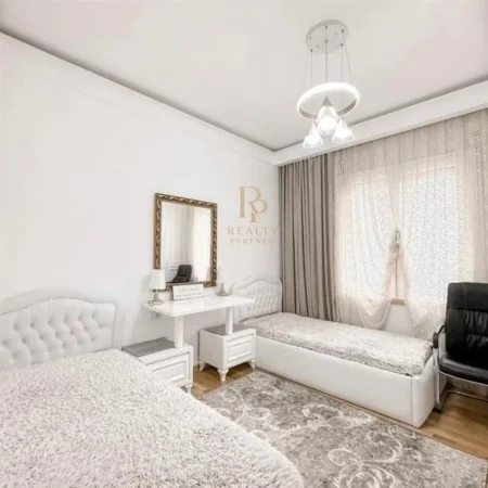 Tirane, shes apartament 3+1+Ballkon , 123 m² 250.000 € (KOPSHTI BOTANIK)