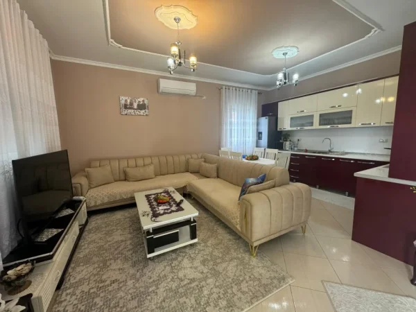 Tirane, shes shtepi 2 Katshe Kati 0, 267 m² 260.000 € (Institut)