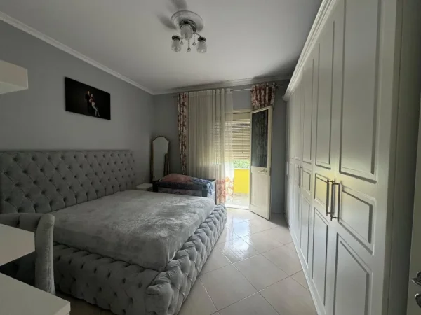 Tirane, shes shtepi 2 Katshe Kati 0, 267 m² 260.000 € (Institut)