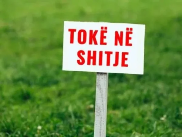 Tirane, shitet truall , 700 m² 90.000 € (Farke)