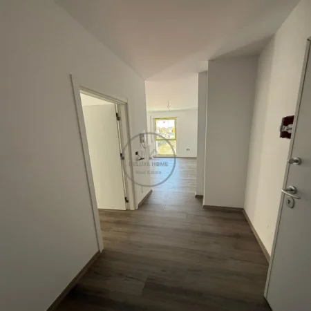 Tirane, shitet apartament 1+1+Ballkon Kati 2, 75 m² 150.000 € (Xhomlliku)