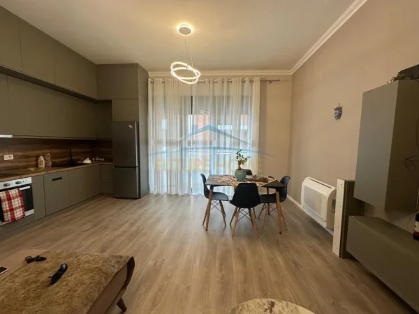 Tirane, jepet me qera apartament 1+1 Kati 6, 75 m² 800 € (RRUGA E KAVAJES)
