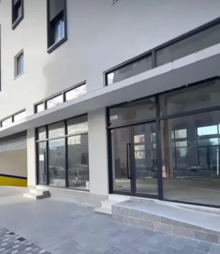 Tirane, jepet me qera ambjent biznesi Kati 0, 497 m² 7.500 € (BULEVARDI I RI)