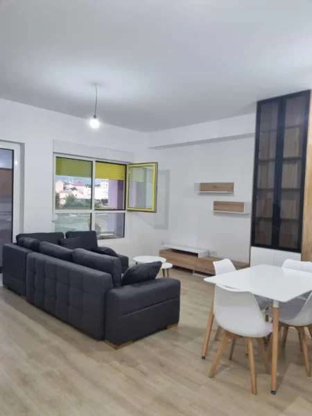 Tirane, jepet me qera apartament 2+1 Kati 3, 85 m² 600 € (ali demi)