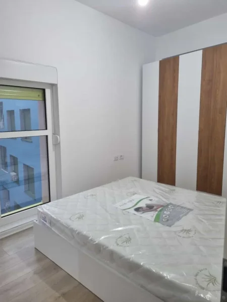 Tirane, jepet me qera apartament 2+1 Kati 3, 85 m² 600 € (ali demi)