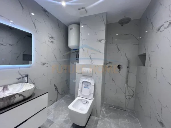 Tirane, shitet apartament 2+1 Kati 4, 78 m² 195.000 € (Pazari i Ri)