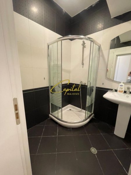 Tirane, jepet me qera zyre Kati 5, 125 m² 600 € (RRUGA IRFAN TOMINI)