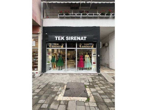 Shqiperi, shitet dyqan , 64 m² 200.000 € (Kristal Center)